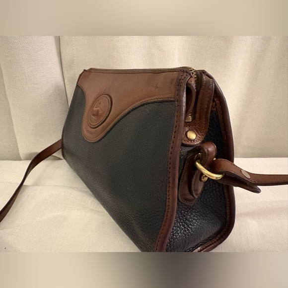 Vintage Dooney & Bourke AWL Crossbody Bag Navy British Tan Duck Logo Solid Brass - Picture 9 of 17